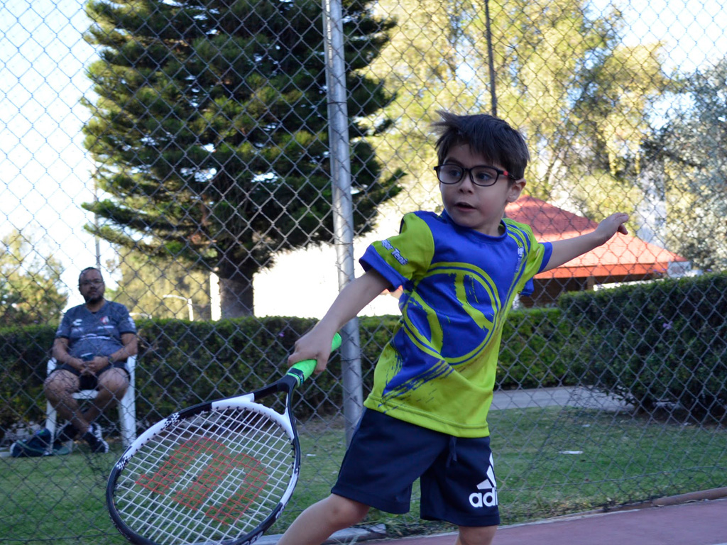 Entrenamiento de mini tenis