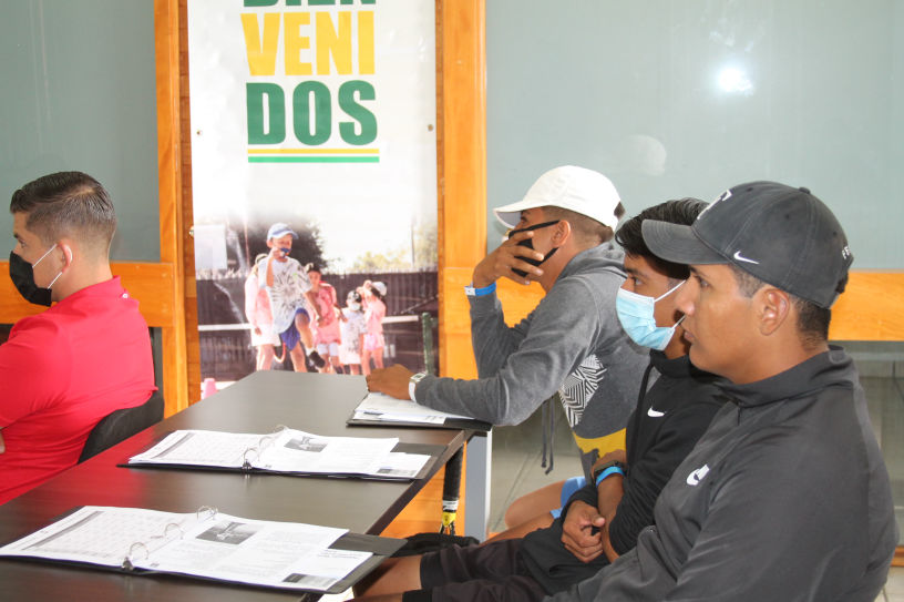 Profesores Mini Tenis